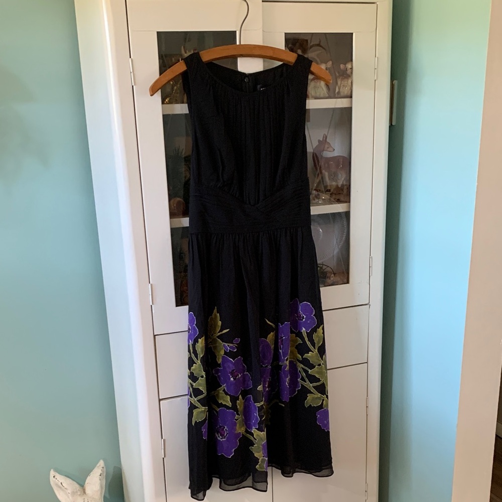 Adrianna Papell sz 6 Silk Elegant Black and Purple Floral Dress euc